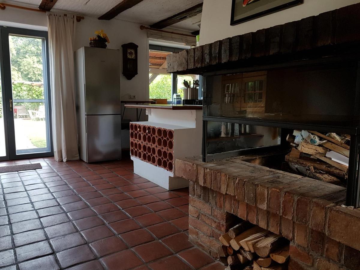 Grosse Wohnung / Haushaelfte In Peetzig Am See Angermunde Exterior foto